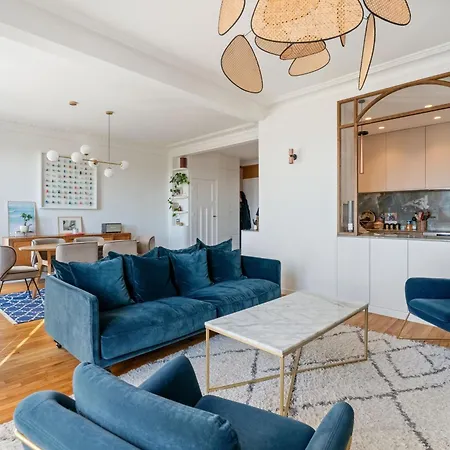 Cosy Family Nest In Montmartre Paris