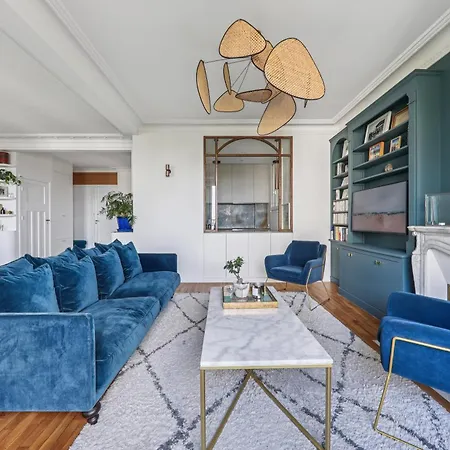 Cosy Family Nest In Montmartre