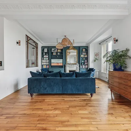 Cosy Family Nest In Montmartre Paris