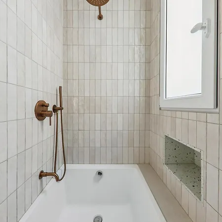 Cosy Family Nest In Montmartre Paris