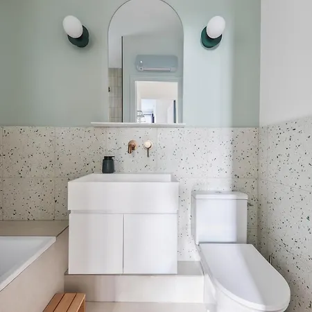 Cosy Family Nest In Montmartre Apartment