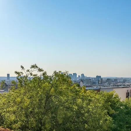 Cosy Family Nest In Montmartre Paris