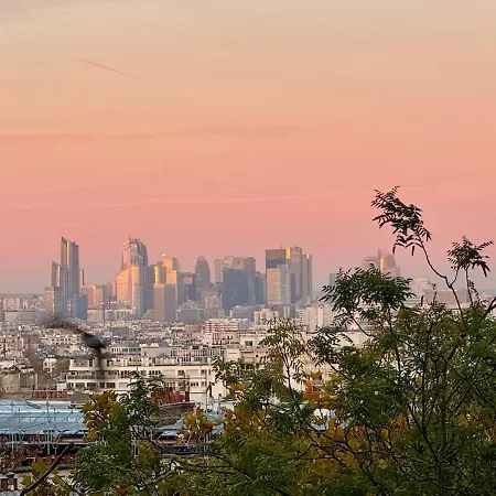 Cosy Family Nest In Montmartre Paris