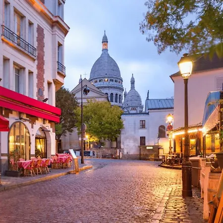 Apartment Montmartre 1881 *
