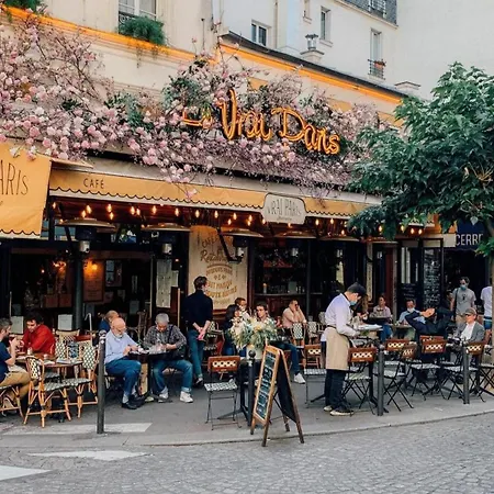 Montmartre 1881 *
