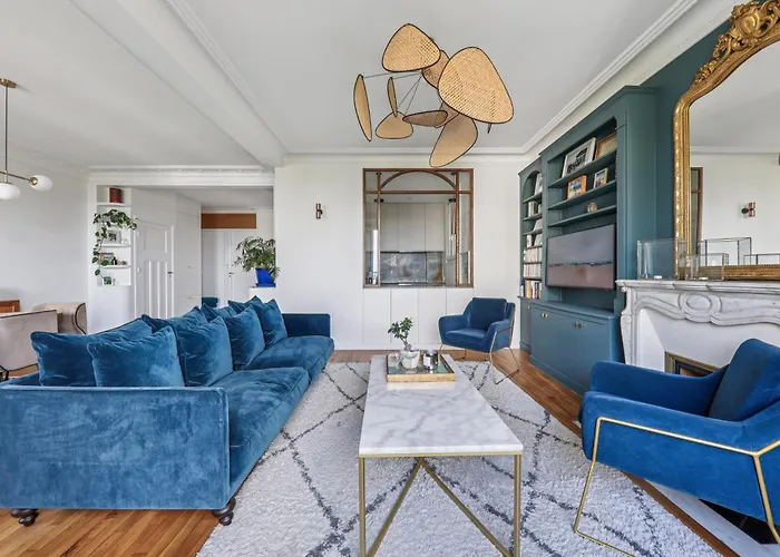 Cosy Family Nest In Montmartre