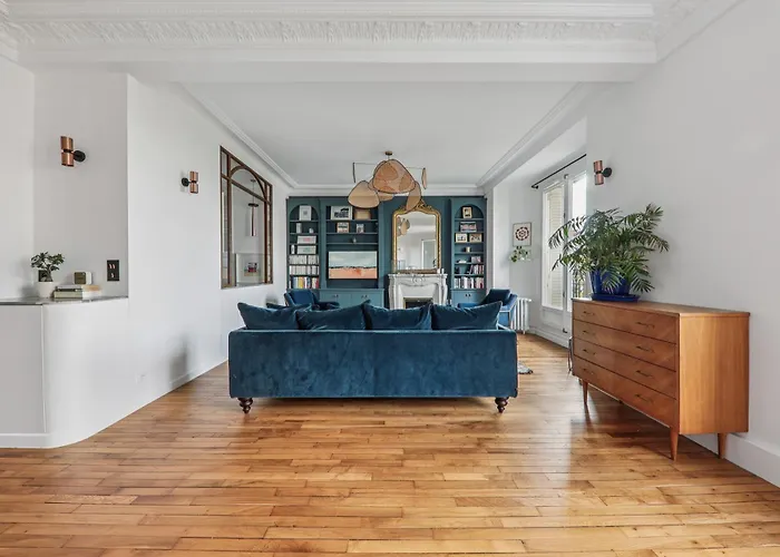 Cosy Family Nest In Montmartre Paris