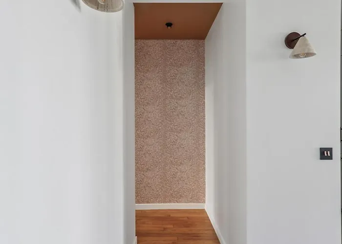 Cosy Family Nest In Montmartre