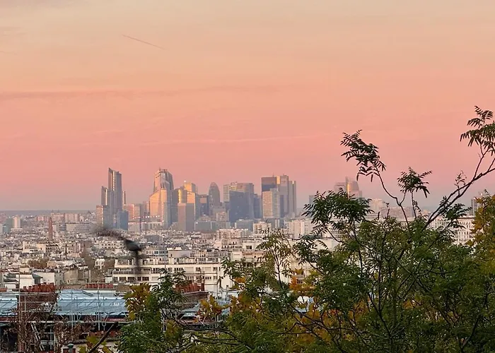 Cosy Family Nest In Montmartre Paris